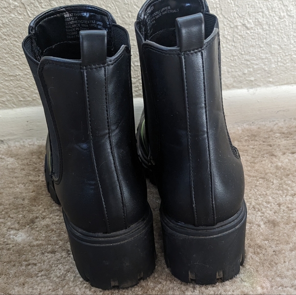 Cute goth heeled Chelsea boots - Picture 4 of 7